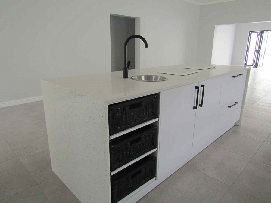 3 Bedroom Property for Sale in Sandy Point Western Cape